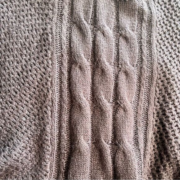 Chocolate brown knitted shaw 🤎 soft 🤎 great used condition 🤎 cowl neck - Picture 2 of 3